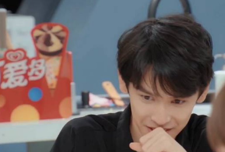 综艺《心动的信号4》中，陈思铭是一个怎样的人？