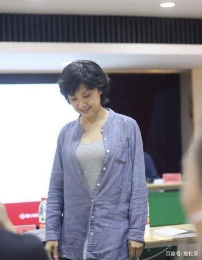 朱琳与第一任丈夫离婚，真的是因为徐少华吗？