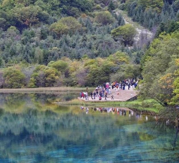 求四川旅游景点排名前十，哪些比较值得去？