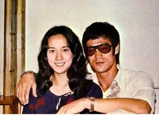 向华强陈岚和李小龙丁佩，4人关系错综复杂，丁佩为什么嫁给向华强？