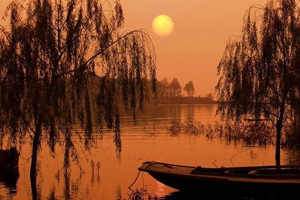 爷爷七十大寿，亲朋好友都前来祝贺。大家祝爷爷“福如东海,寿比南山”。爷爷却感叹道（        ）。