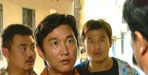 张世豪鼎盛的时候可以干的过彭家驹吗？还有为什么第二次被抓住没有无罪释放。