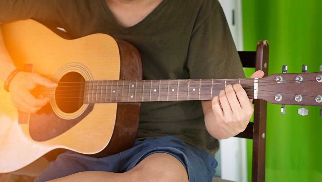 卢森吉他怎么样，使用一个月后感受