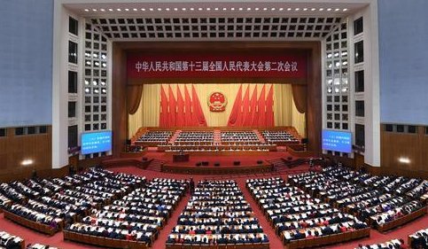 遇到不能进行选举的非常情况,有权决定推迟选举,延长本届全国人民代表大会任期的是