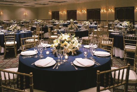 请问餐厅和餐吧有什么区别？