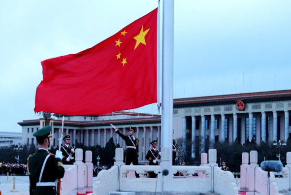 国旗的来历（100字） 墙报急需！！！！！！！！！！