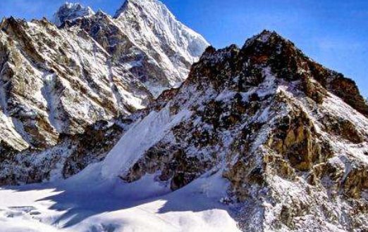 珠穆朗玛峰长草，意味着什么？